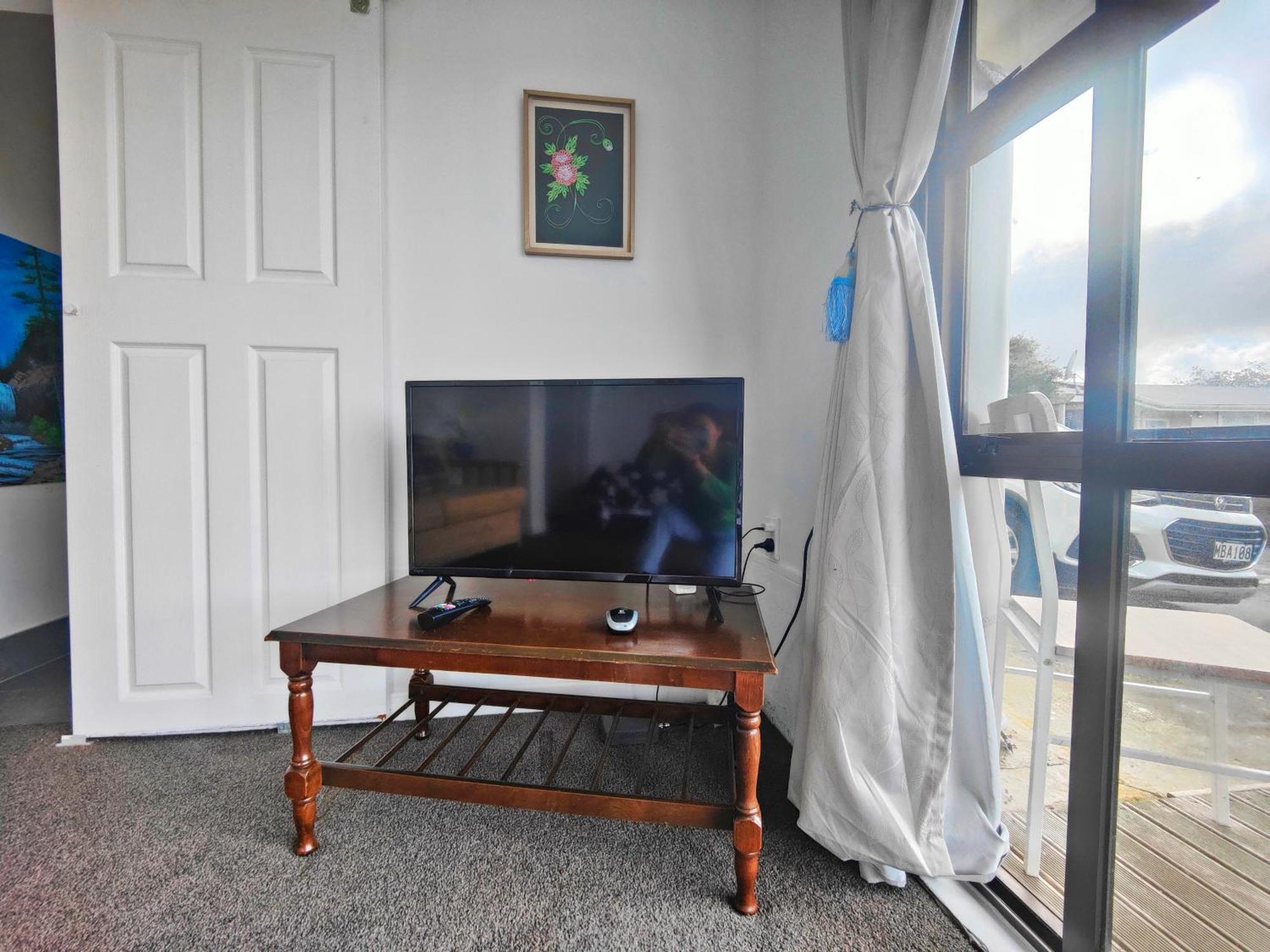 From 160 For Two Bedrooms Property In Веллингтон Экстерьер фото